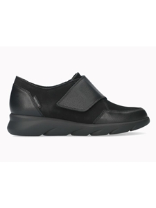 Dkny hot sale astor trainers